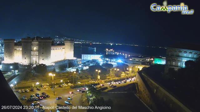 Napoli centro Maschio Angioino live Webcam - Ultima immagine ripresa